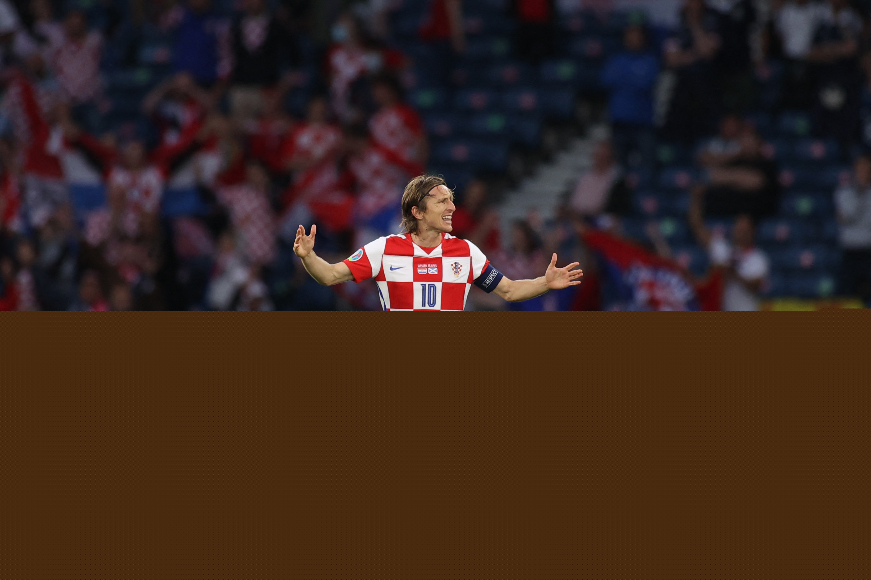 比肩大O！康宁汉姆成为第二位连赢6场&至少25分10助攻的球员